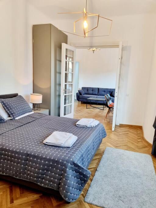 Cozy Near Center Apartment