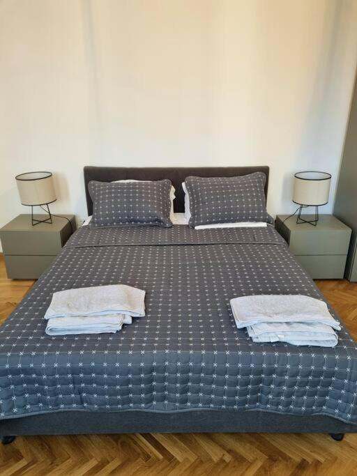 Cozy Near Center Apartment *